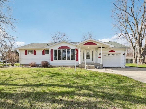 933 Mulberry St, Lake Mills, WI 53551