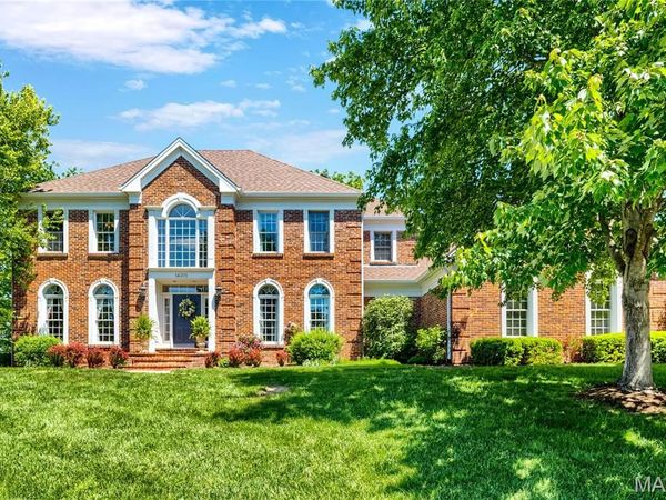 14301 Manderleigh Woods Drive, Town and Country, MO 63017