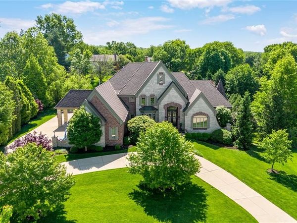 1215 Devonworth Drive, Town and Country, MO 63017
