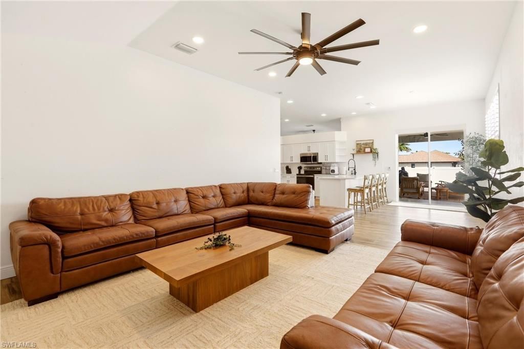 1910 SW 39th St, Cape Coral, FL 33914 Photo