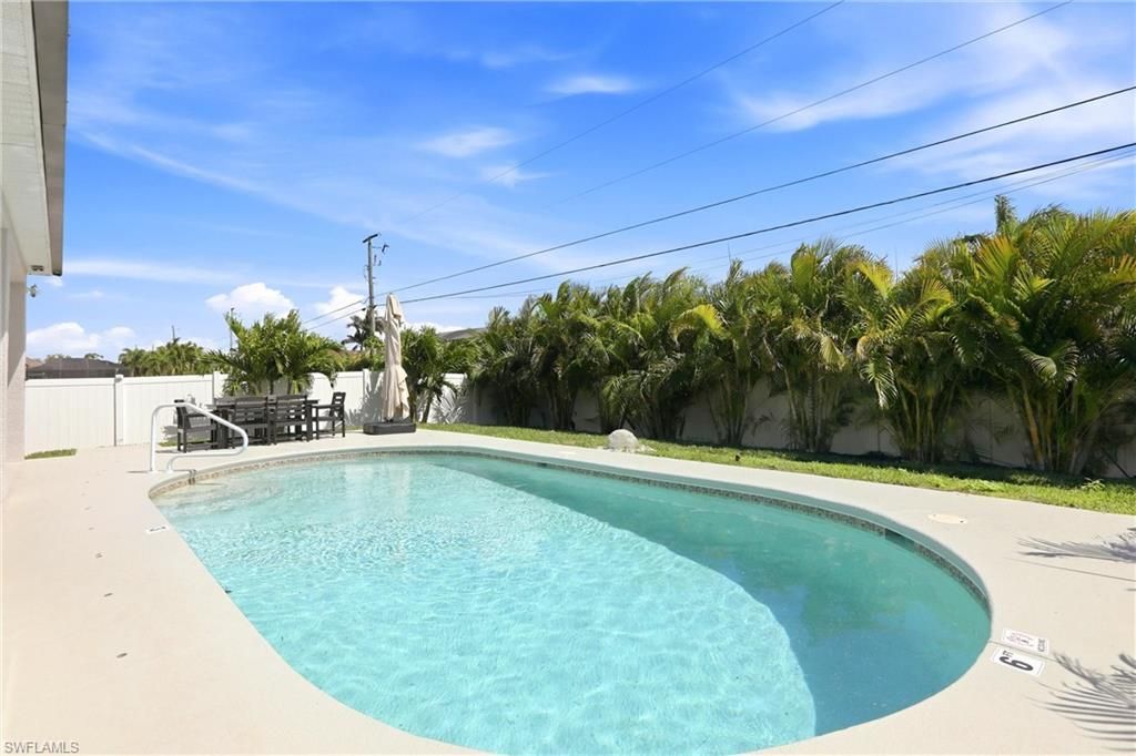 1910 SW 39th St, Cape Coral, FL 33914 Photo
