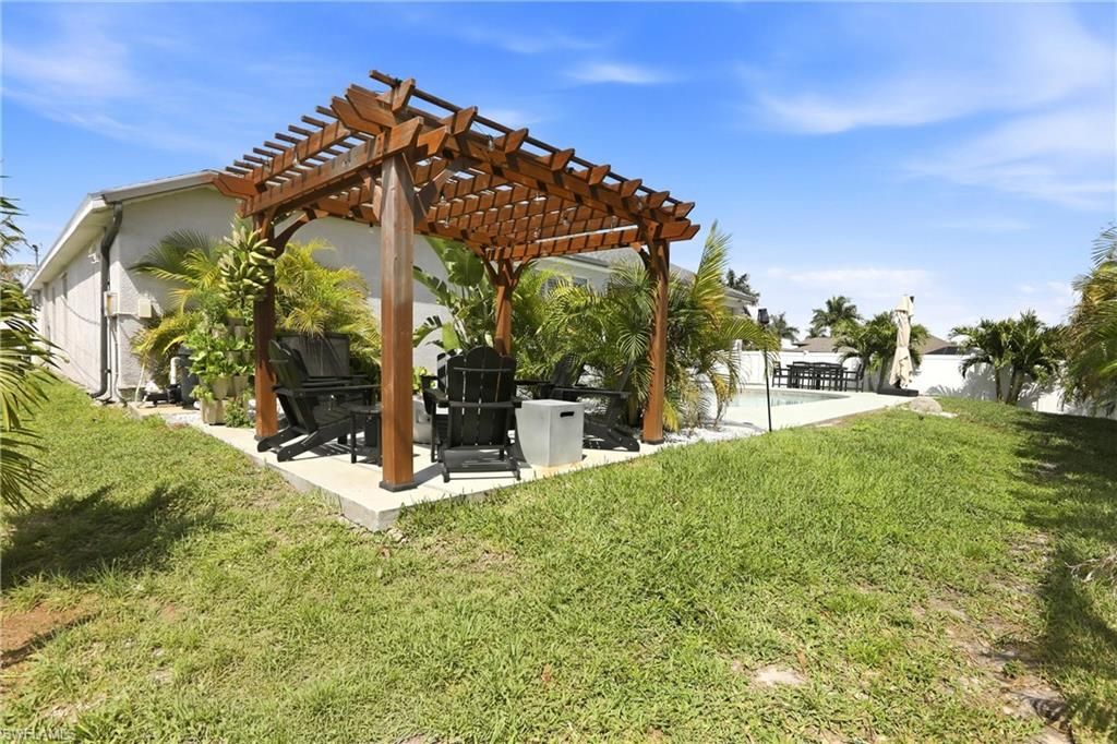 1910 SW 39th St, Cape Coral, FL 33914 Photo