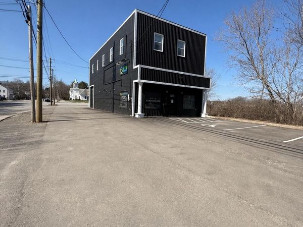 583 S Main Street , Brewer, ME 04412