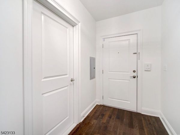 90 Clinton Ave, Newark, NJ 07114