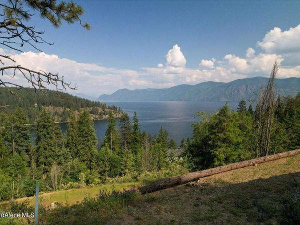 661 Midas Dr, Sagle, ID 83860