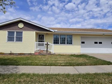 208 E O Street , McCool Junction, NE 68401