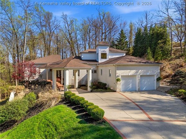 11 Chatwood Road, Charleston, WV 25304