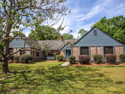 1811 Hobkirk Court , Camden, SC 29020