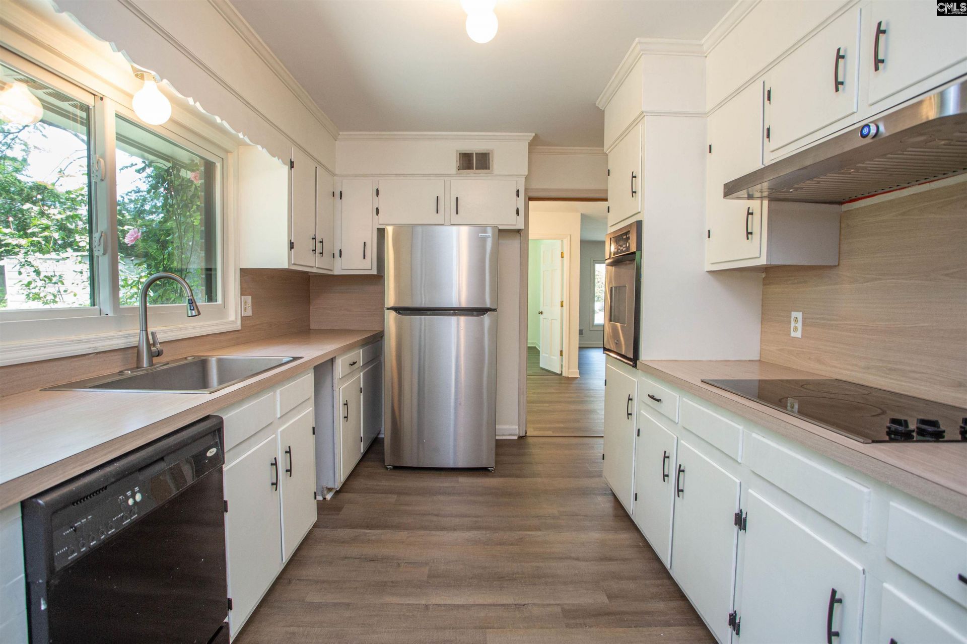 1811 Hobkirk Court  Photo 10