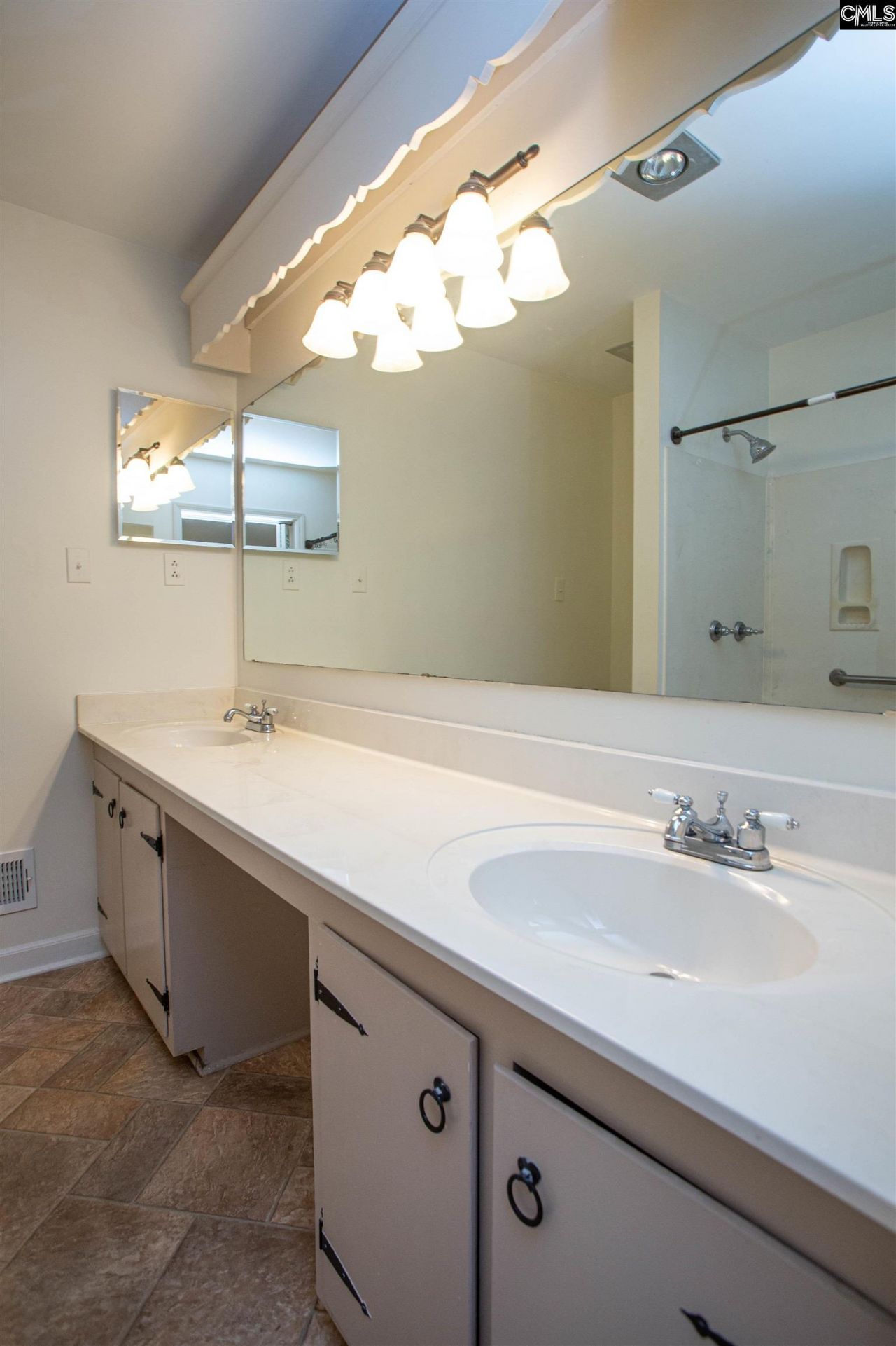 1811 Hobkirk Court  Photo 24