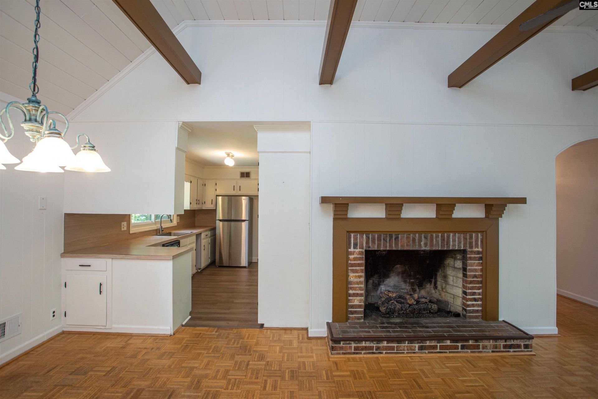 1811 Hobkirk Court  Photo 4