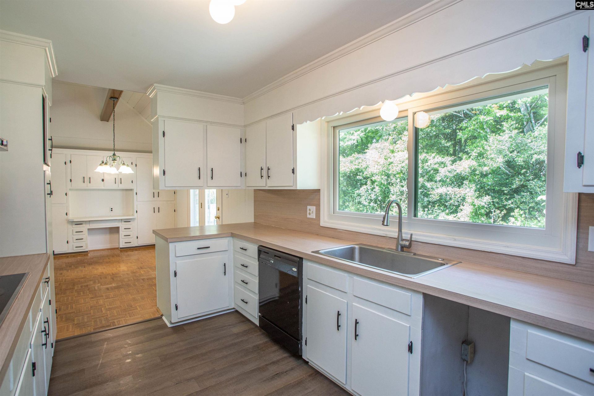 1811 Hobkirk Court  Photo 9