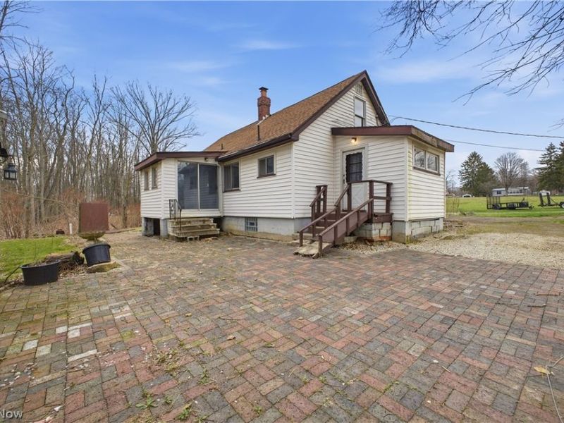 1110 Niles Vienna Road, Vienna, OH 44473 Photo 2