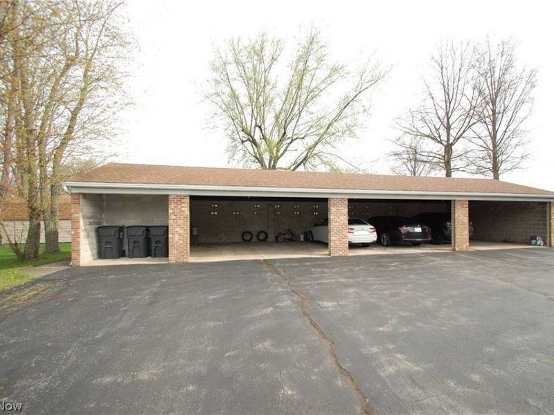 35 Carter Circle, Boardman, OH 44512 Photo 3