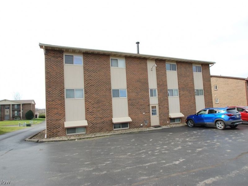 35 Carter Circle, Boardman, OH 44512 Photo 5