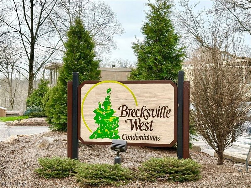 6770 Chaffee Court, Unit Q1, Brecksville, OH 44141 Photo 2