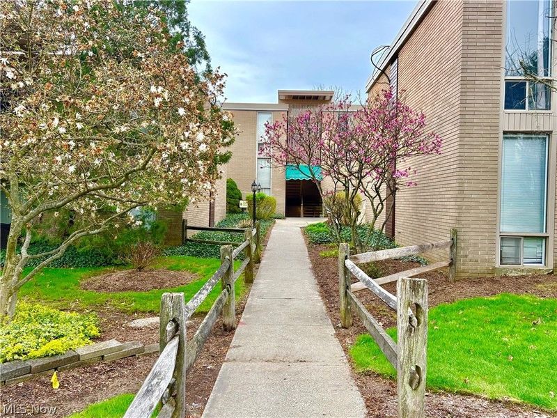 6770 Chaffee Court, Unit Q1, Brecksville, OH 44141 Photo 3