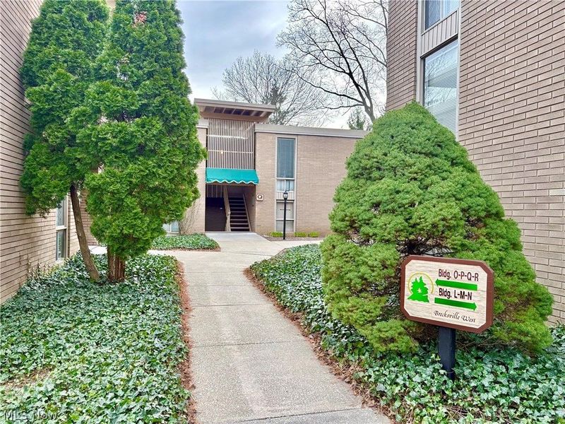 6770 Chaffee Court, Unit Q1, Brecksville, OH 44141 Photo 4