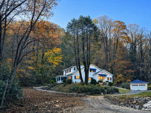 34 Landfair Lane, Hendersonville, NC 28792