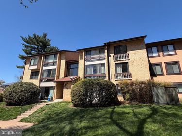 10218 BUSHMAN DRIVE , Unit 123, OAKTON, VA 22124