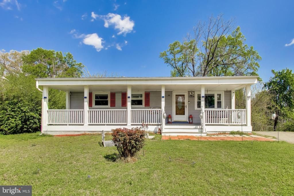 1304 Columbia Road, Woodbridge, VA 22191 Main Photo