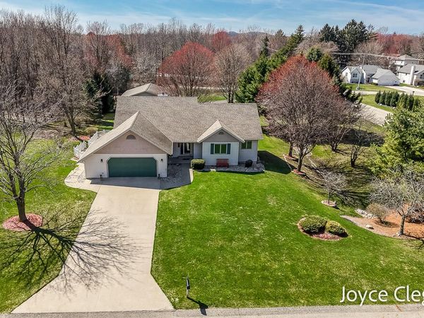 4596 Jack Pine Drive, Holland, MI 49423