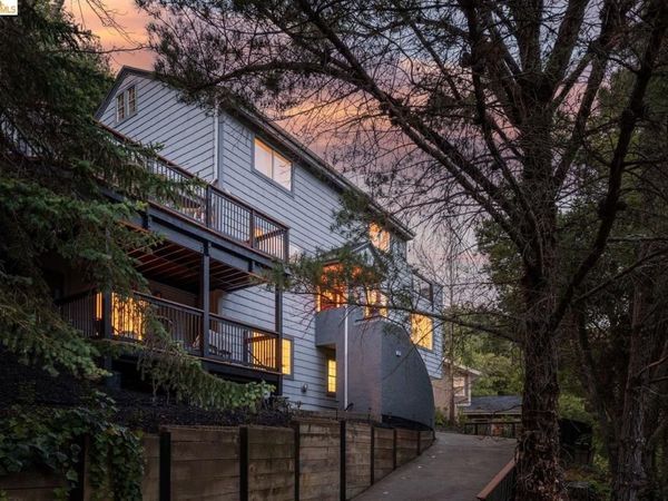 6975 Charing Cross Rd, Berkeley, CA 94705