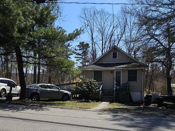 5 Banker Road, WEST MILFORD, NJ 07421