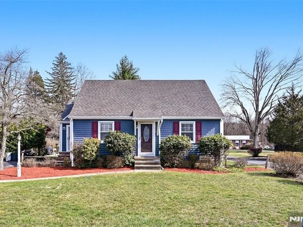 194 Ramapo Valley Road, OAKLAND, NJ 07436