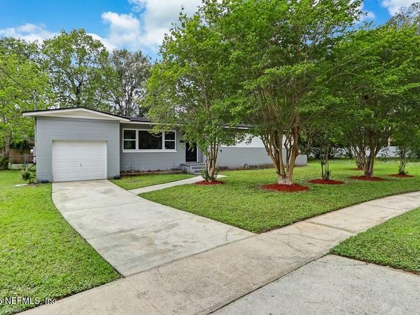 6104 VASARI Drive, Jacksonville, FL 32216