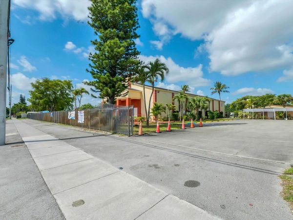 4101 SW 61st Avenue, Davie, FL 00000