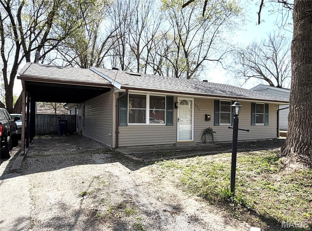 608 E Adams Street, Belleville, IL 62220 Main Photo