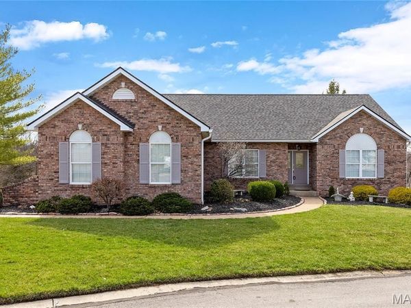 233 Greenburn Drive , Weldon Spring, MO 63304