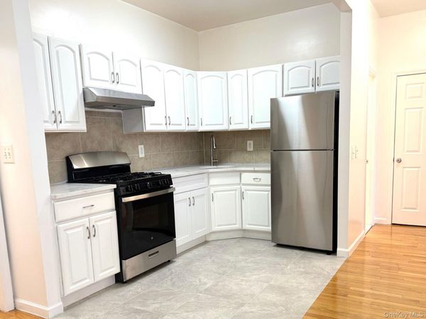235 Starr Street, Unit 1R, Brooklyn, NY 11237