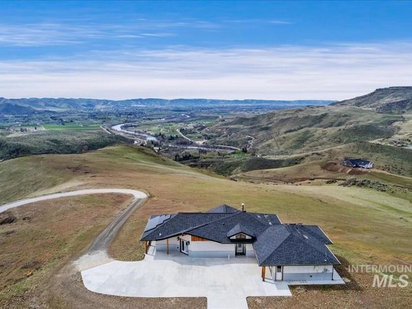 5225 Spring Creek Rd, Emmett, ID 83617
