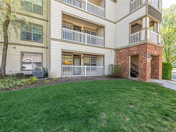 4261 NE Meadow Creek Circle , Unit 105, Fayetteville, AR 72703