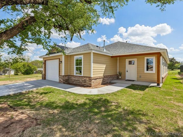 107 W Vine Street, Cushing, OK 74023