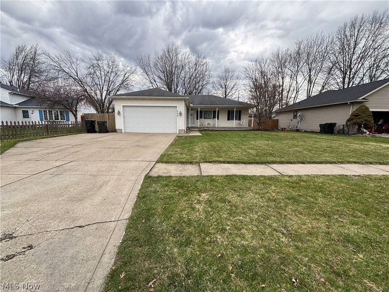 544 Bayberry Drive, Elyria, OH 44035 Photo 2