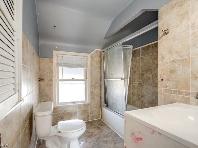 860 E 232nd Street, Euclid, OH 44123 Photo 13