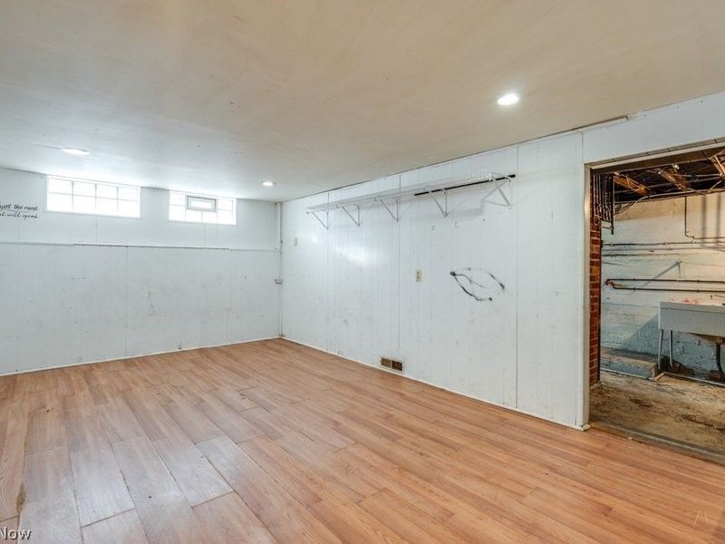 860 E 232nd Street, Euclid, OH 44123 Photo 21