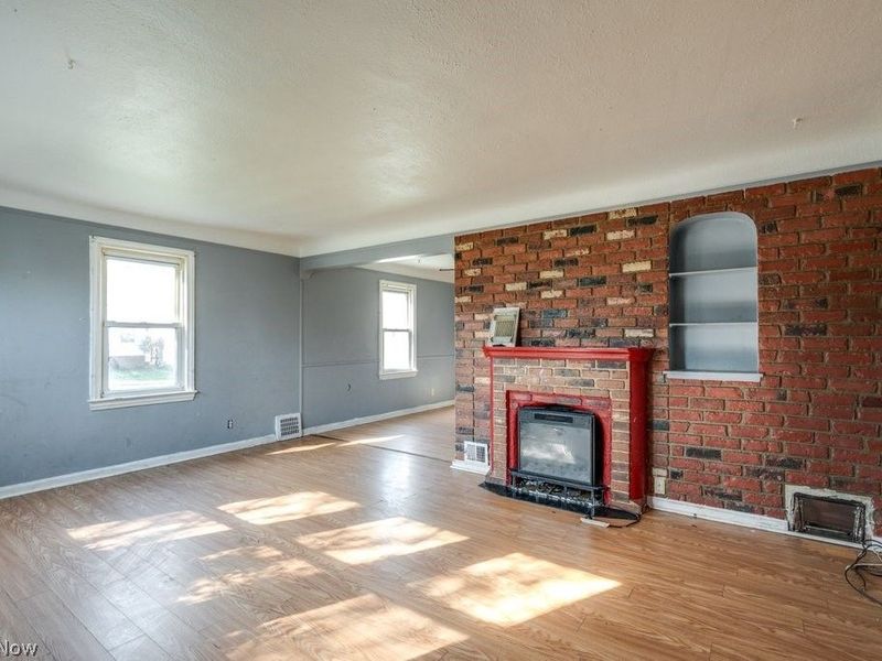 860 E 232nd Street, Euclid, OH 44123 Photo 5