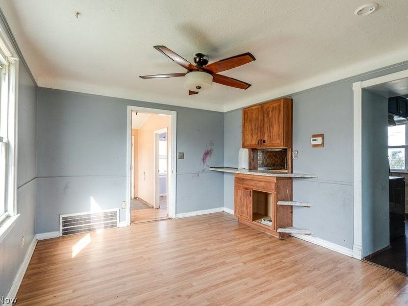 860 E 232nd Street, Euclid, OH 44123 Photo 8