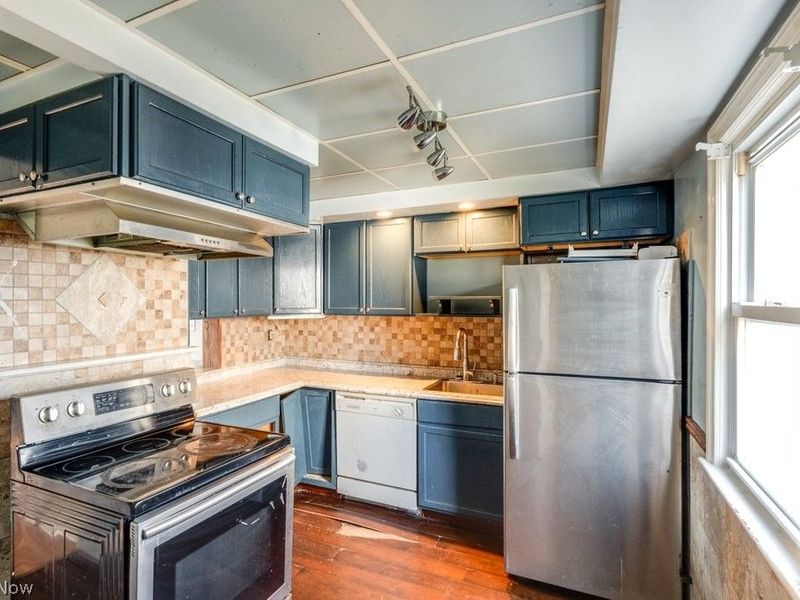 860 E 232nd Street, Euclid, OH 44123 Photo 9