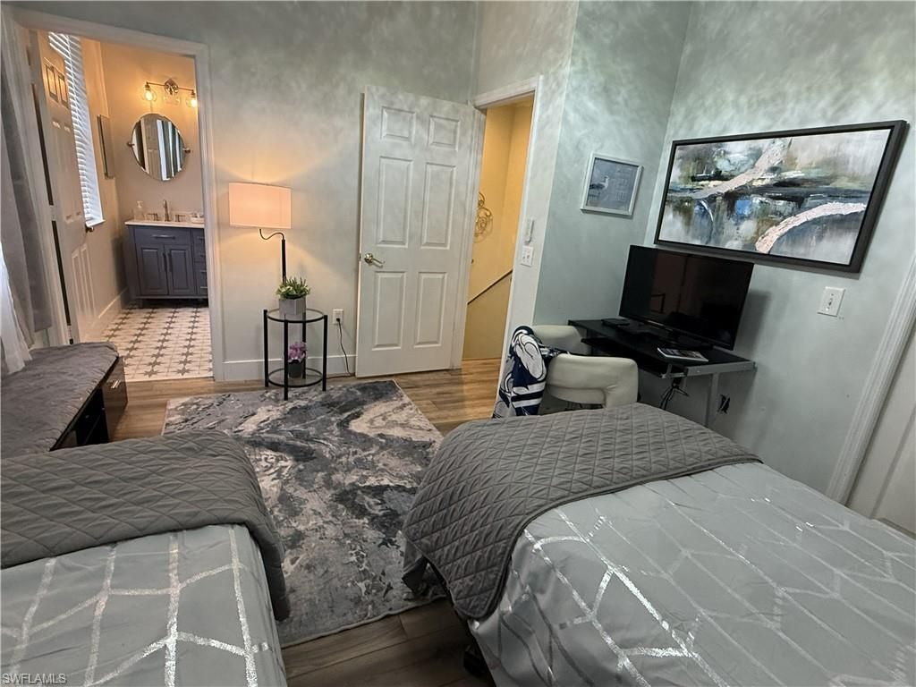 3304 Lisa Ln, Unit 102, Naples, FL 34109 Photo