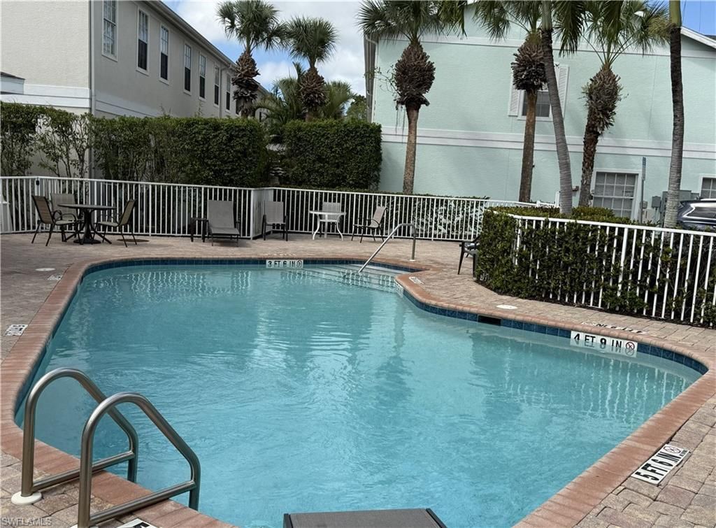 3304 Lisa Ln, Unit 102, Naples, FL 34109 Photo