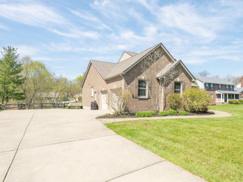 5605 Regal Ridge Drive, Burlington, KY 41005 Photo 2