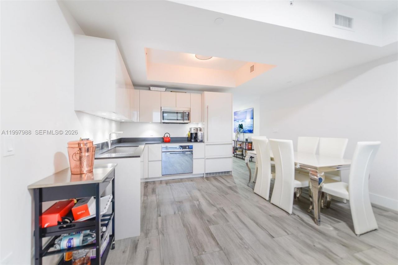 1010 Brickell Ave, Unit 4411, Miami, FL 33131 Photo