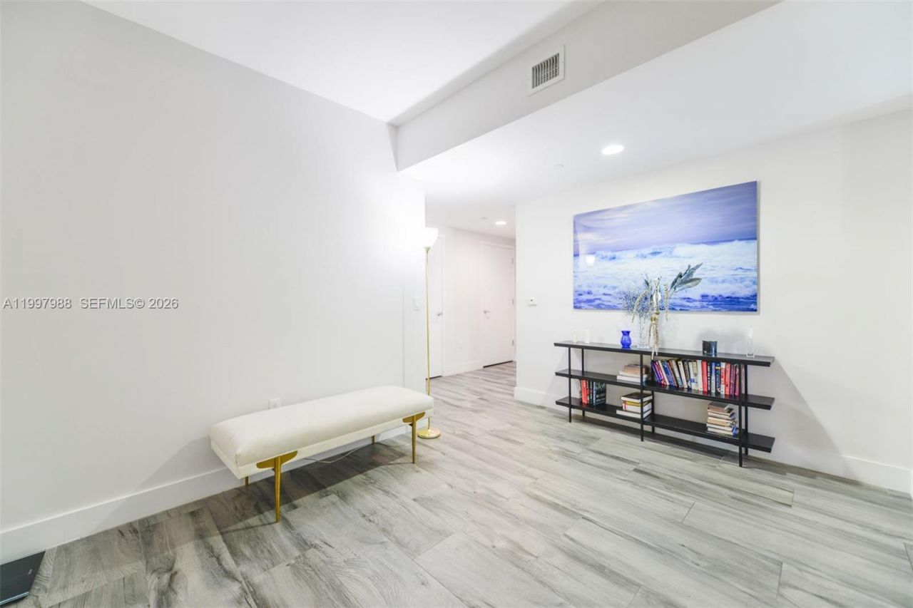 1010 Brickell Ave, Unit 4411, Miami, FL 33131 Photo