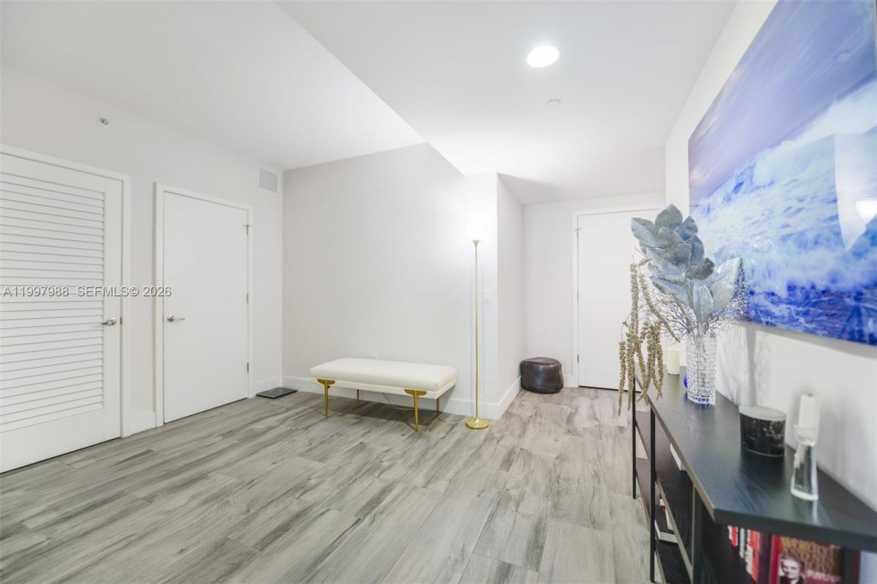 1010 Brickell Ave, Unit 4411, Miami, FL 33131 Photo