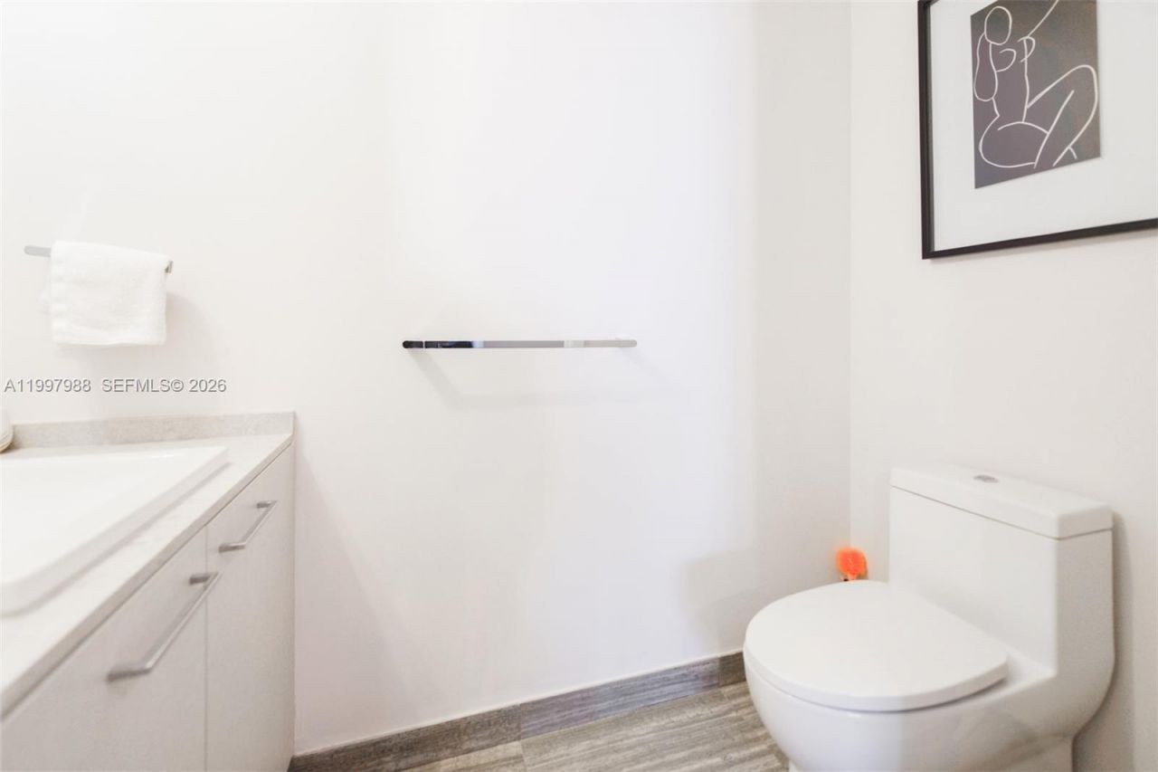 1010 Brickell Ave, Unit 4411, Miami, FL 33131 Photo